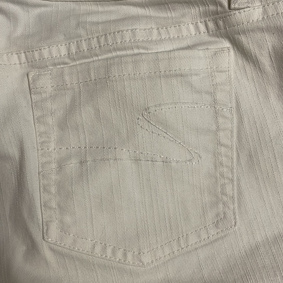 Liz and Company white stretch crop pants size 14 21 inch inseam - Picture 4 of 5